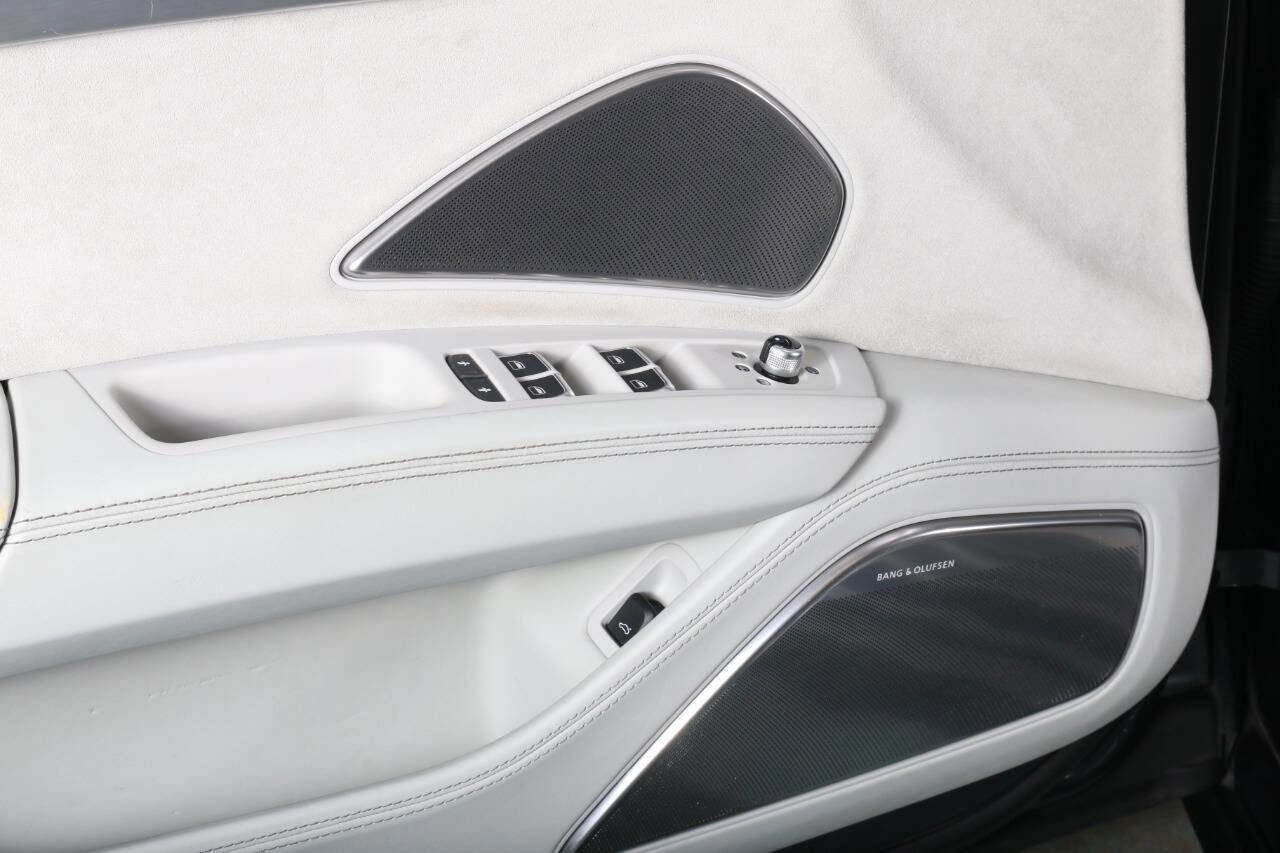 Used 2014 Audi S8 AWD/4WD image 48