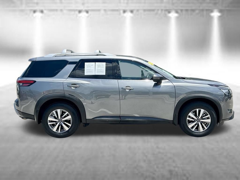 Certified 2024 Nissan Pathfinder SL AWD/4WD image 5