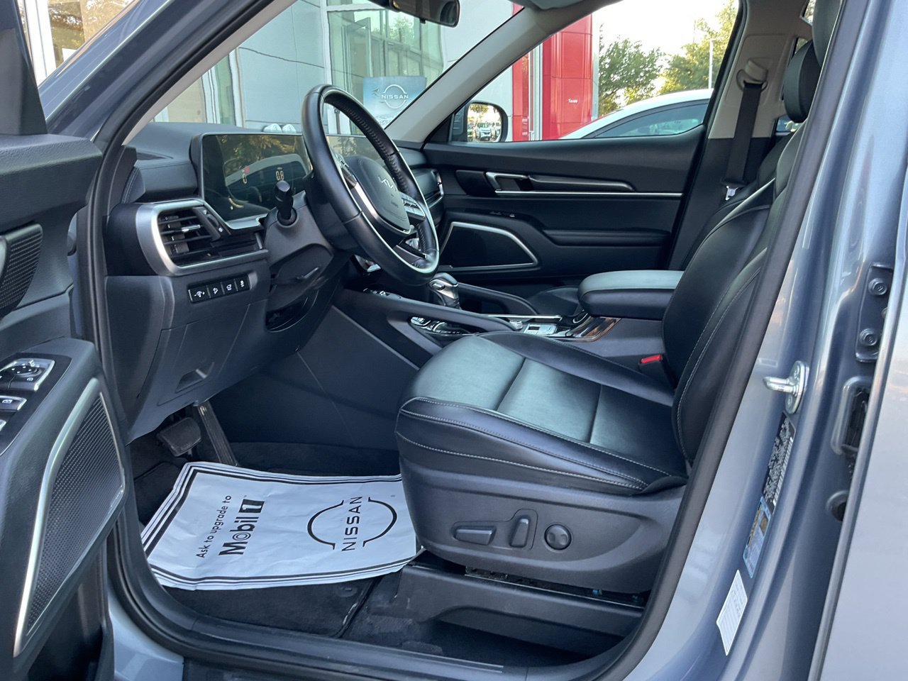 Used 2025 Kia Telluride S FWD image 8