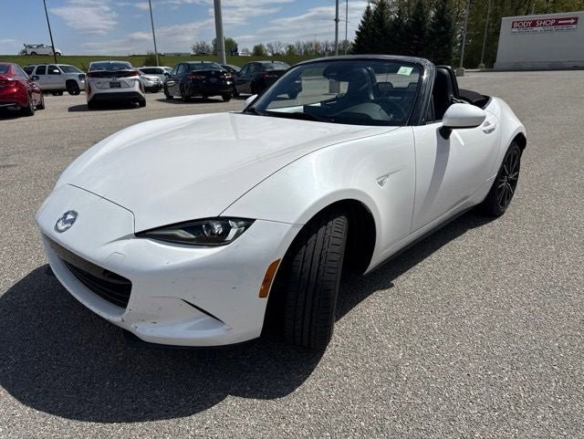 Used 2024 MAZDA MX-5 Miata Grand Touring RWD image 2