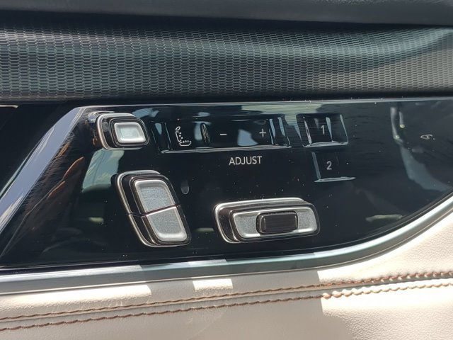 New 2026 Jeep Grand Wagoneer Summit w/ Rear Seat Video Group I AWD/4WD image 24