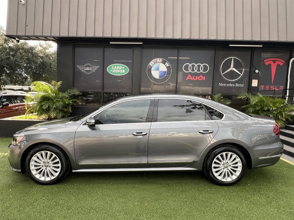 Used 2017 Volkswagen Passat 1.8T SE w/ SE Lighting Package FWD image 7