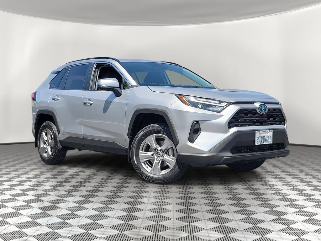 Used 2024 Toyota RAV4 LE AWD/4WD image 2