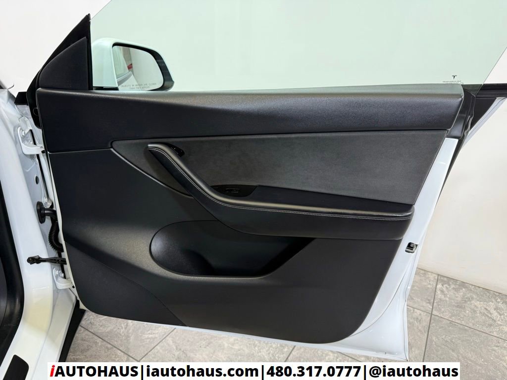 Used 2020 Tesla Model Y Long Range image 34