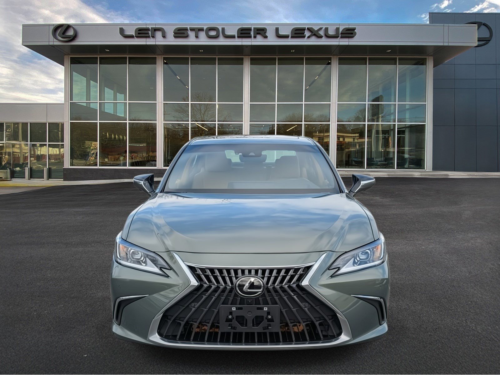 Used 2024 Lexus ES 350 w/ Technology Package image 8