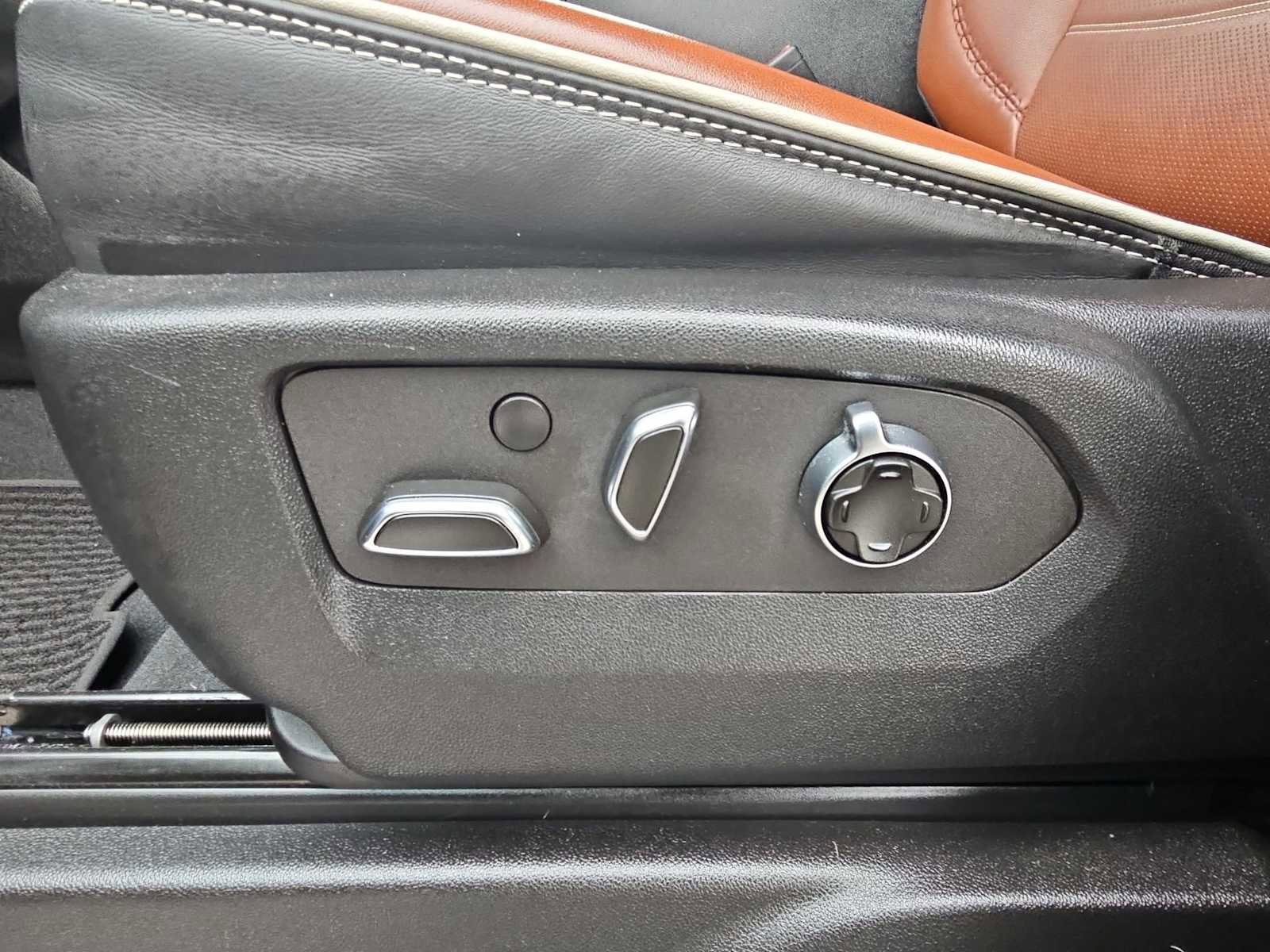 Used 2023 GMC Yukon Denali Ultimate image 18