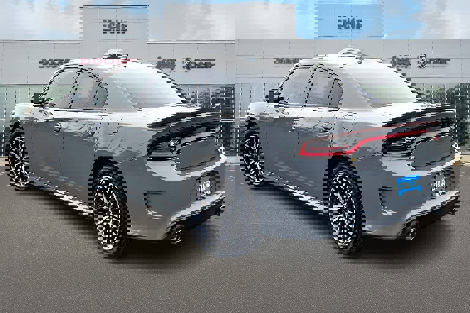 Used 2023 Dodge Charger R/T w/ Technology Group image 4