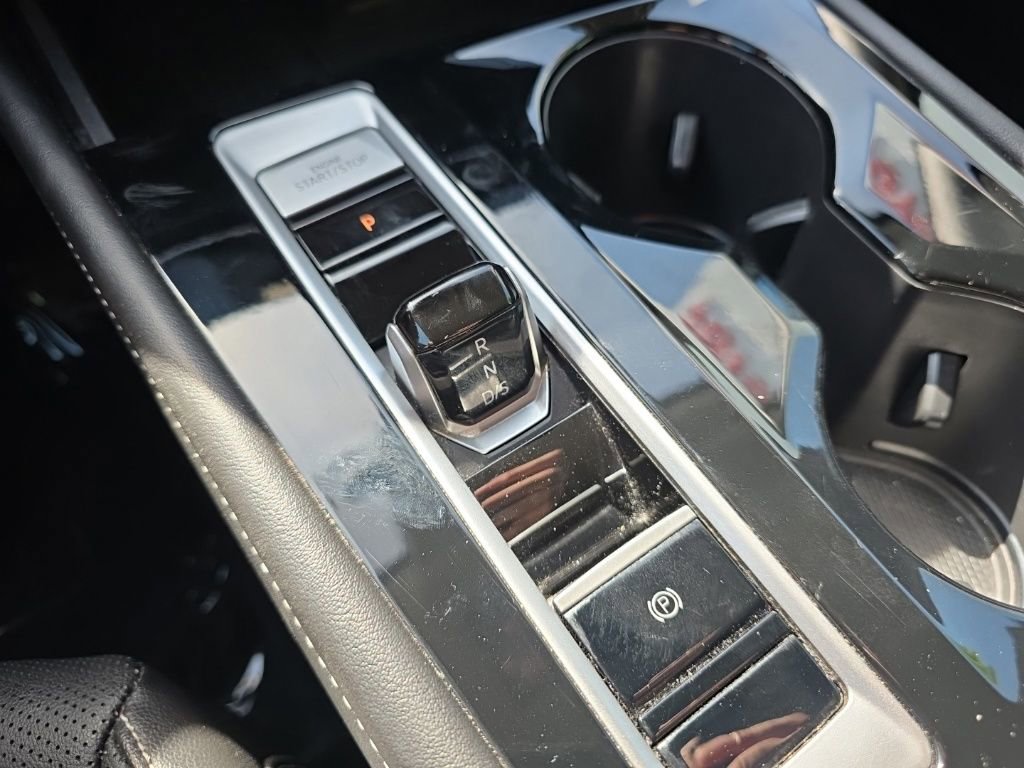 Used 2025 Volkswagen Atlas SE image 28