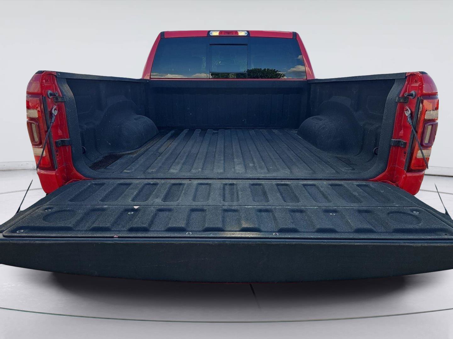Used 2019 RAM 1500 Laramie AWD/4WD image 25
