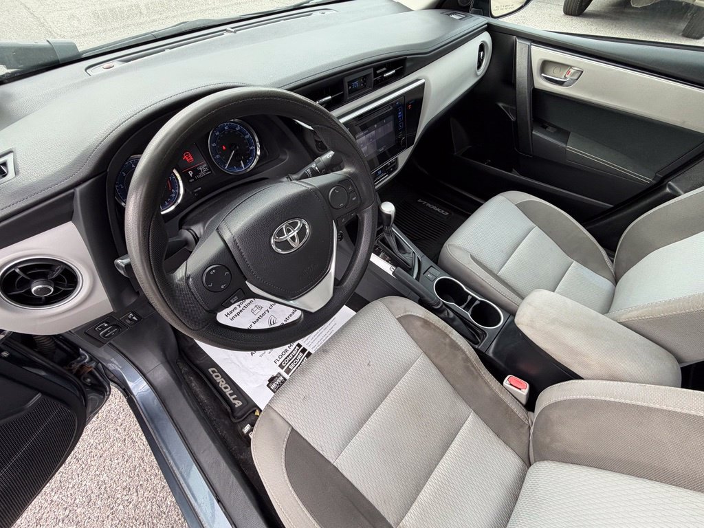 Used 2018 Toyota Corolla LE FWD image 13