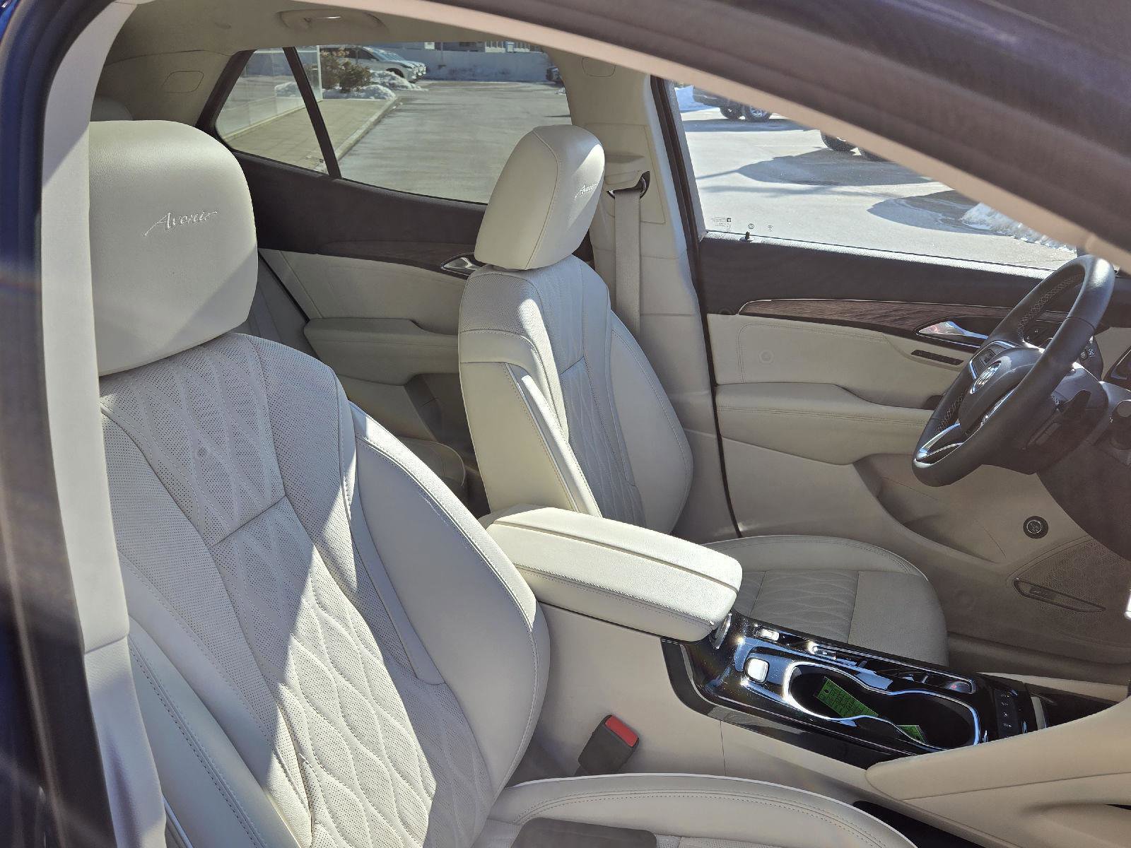 Used 2023 Buick Envision Avenir image 18