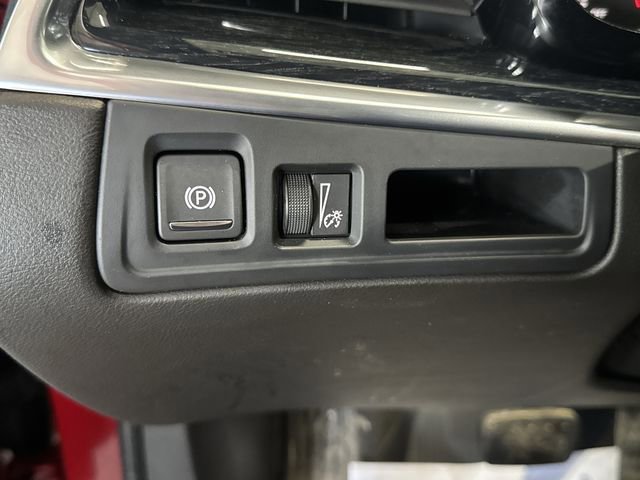 Certified 2023 Cadillac XT5 Premium Luxury w/ LPO, Floor Liner Package image 18