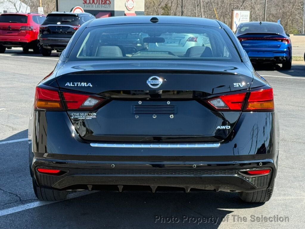 Used 2022 Nissan Altima 2.5 SV image 14