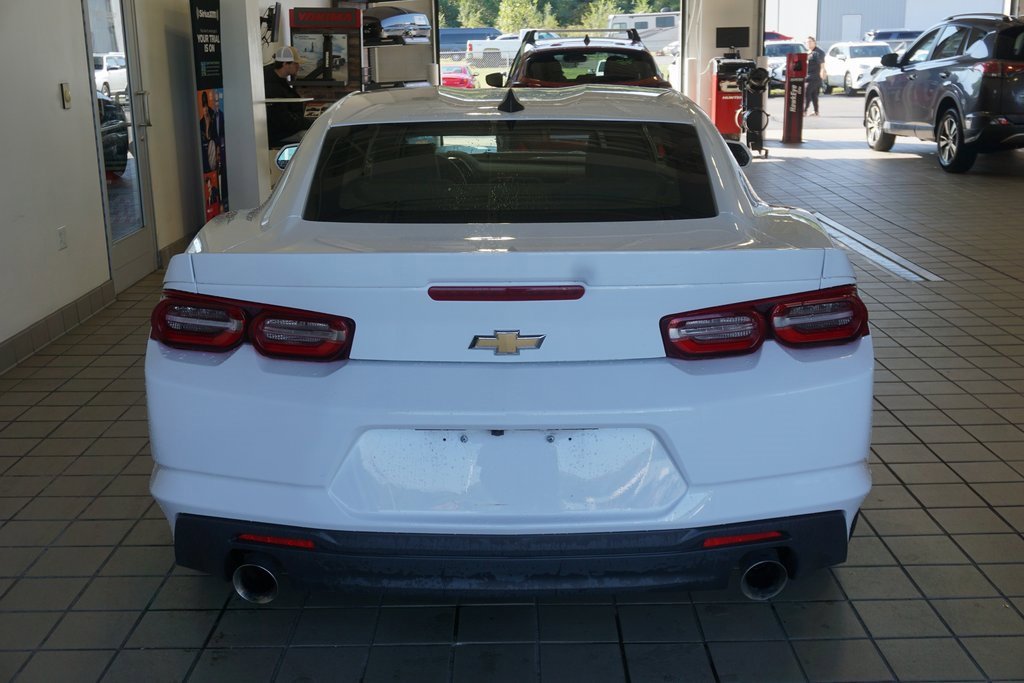 Used 2022 Chevrolet Camaro LT w/ Technology Package image 17