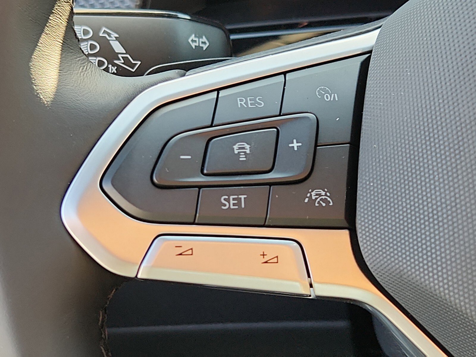 New 2026 Volkswagen Atlas Cross Sport SEL Premium R-Line image 18