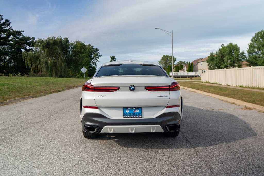 Used 2022 BMW X6 xDrive40i w/ M Sport Package AWD/4WD image 11