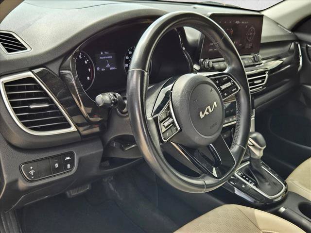 Used 2022 Kia Seltos EX AWD/4WD image 11
