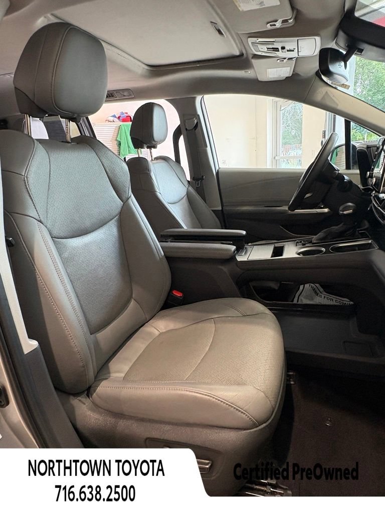 Used 2022 Toyota Sienna Limited AWD/4WD image 15