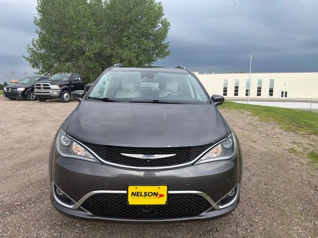 Used 2018 Chrysler Pacifica Touring-L Plus w/ Advanced Safetytec Group FWD image 2