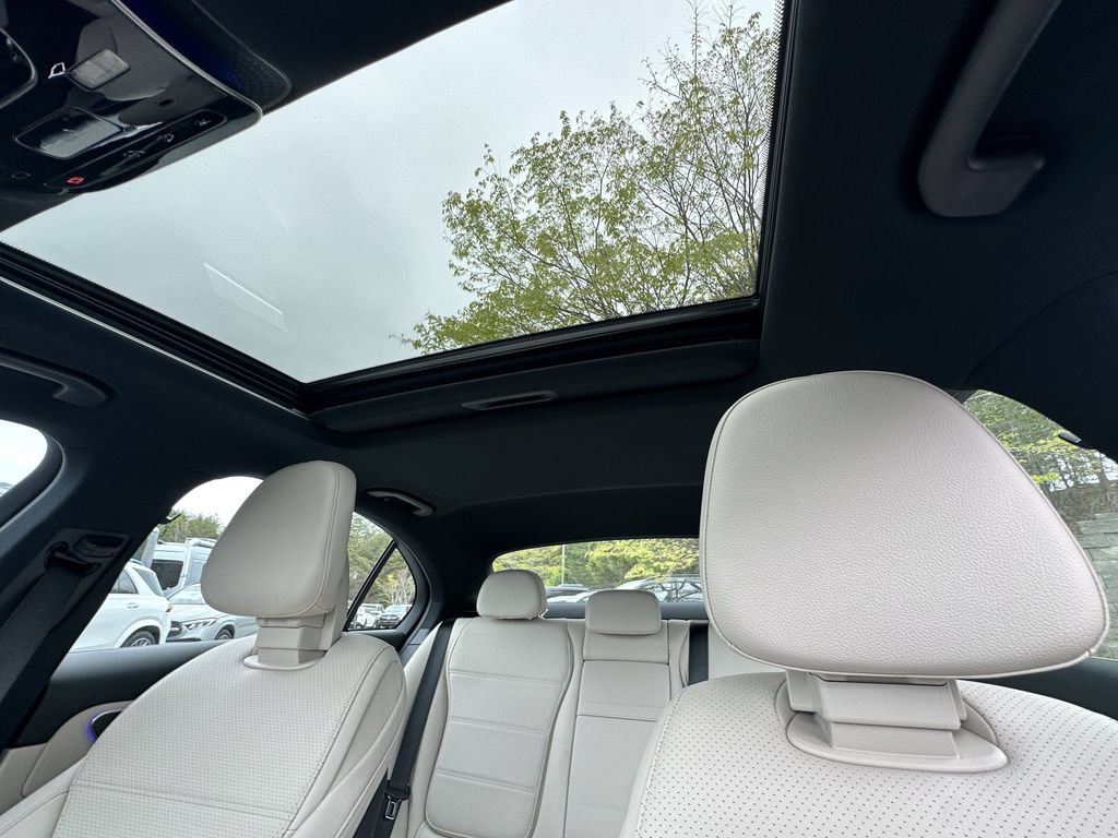 Certified 2023 Mercedes-Benz C 300 4MATIC Sedan image 35