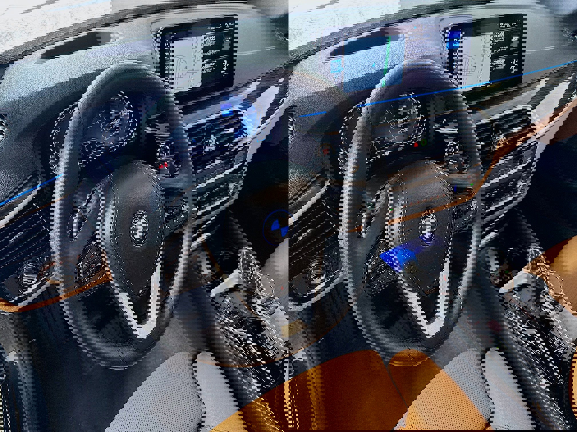 Used 2023 BMW 530e xDrive w/ Premium Package image 25