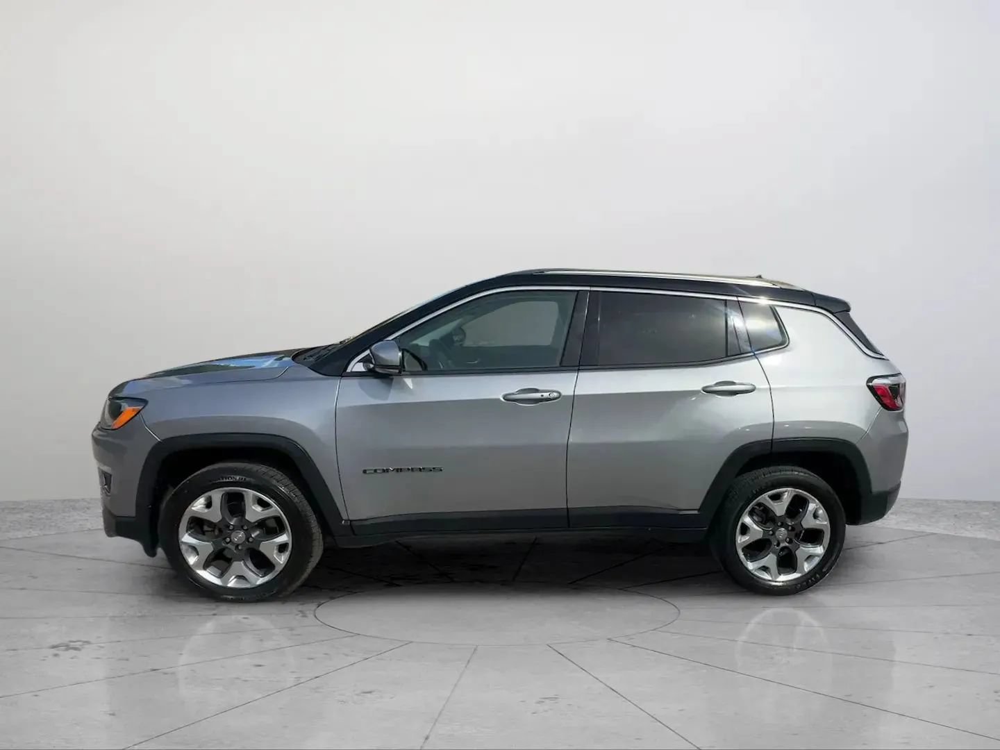 Used 2018 Jeep Compass Limited w/ Safe & Security Group AWD/4WD image 8