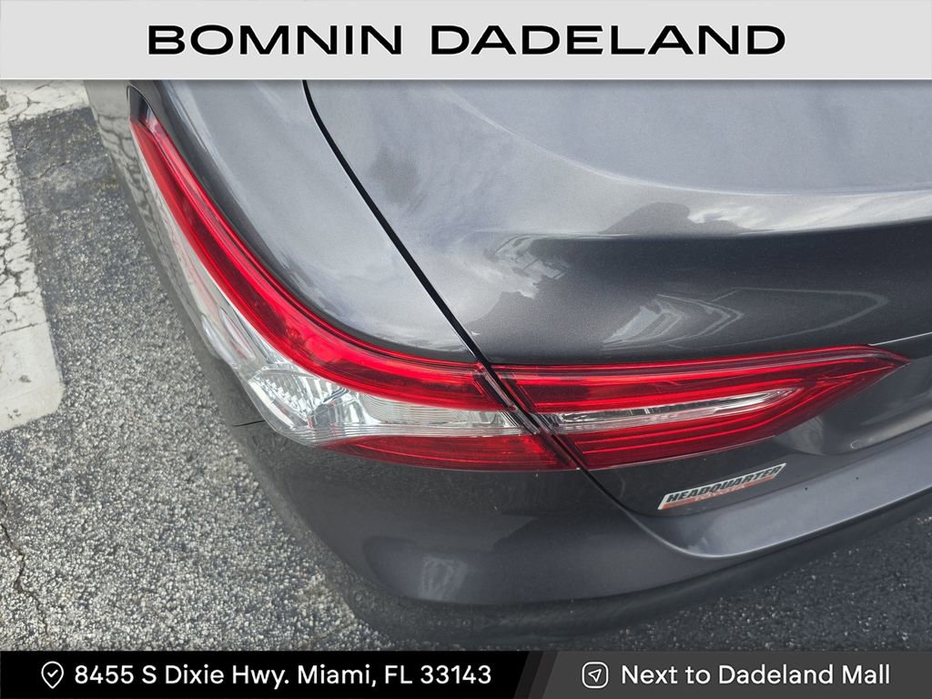 Used 2020 Toyota Camry LE image 6