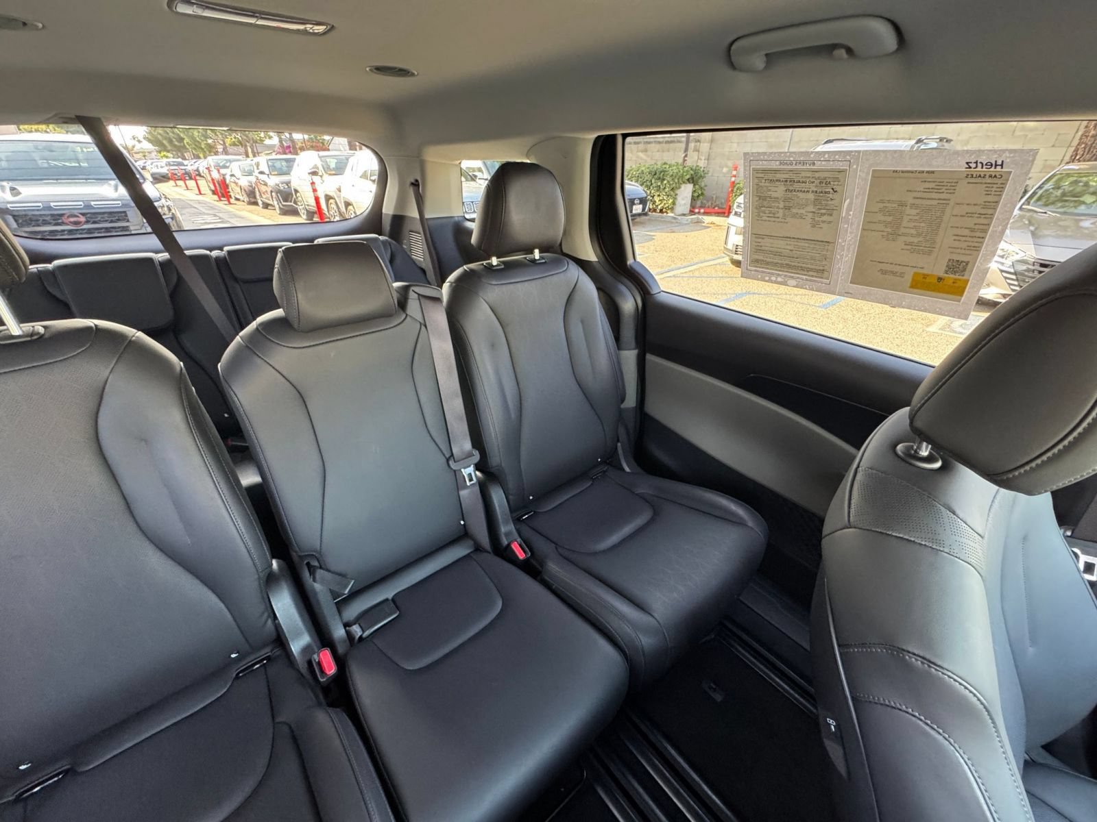 Used 2026 Kia Carnival FWD image 39