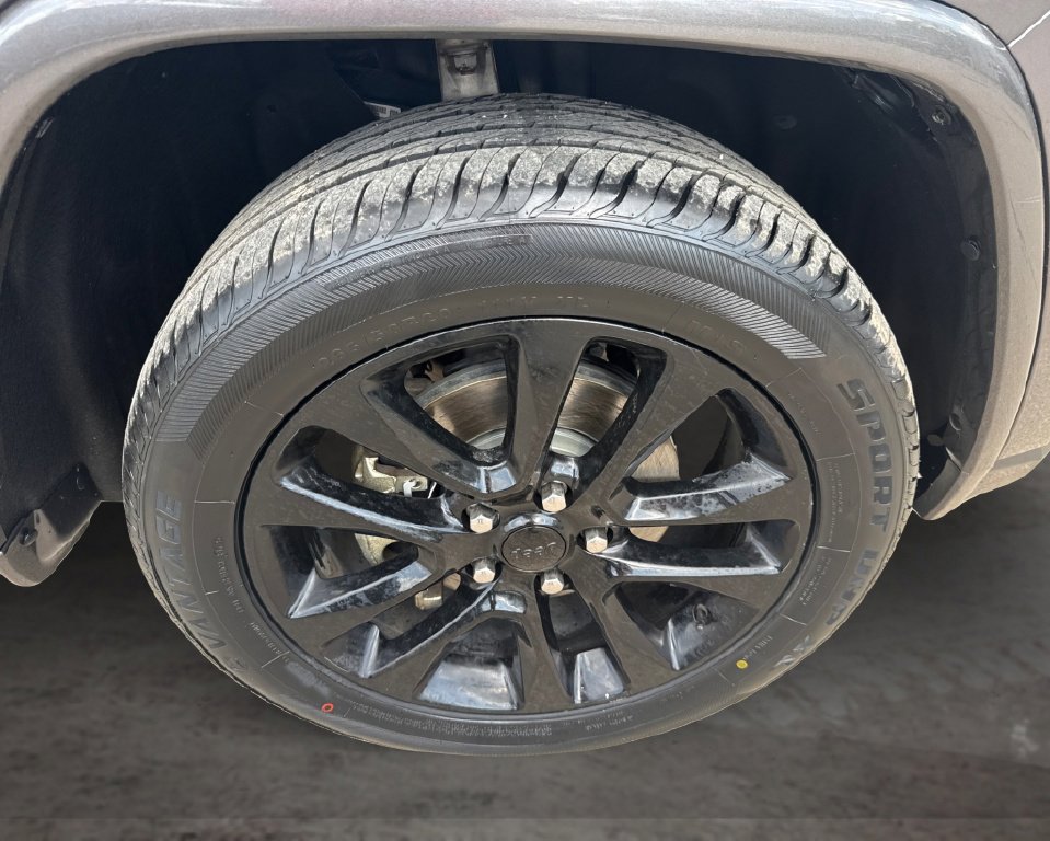 Used 2020 Jeep Grand Cherokee Altitude AWD/4WD image 14