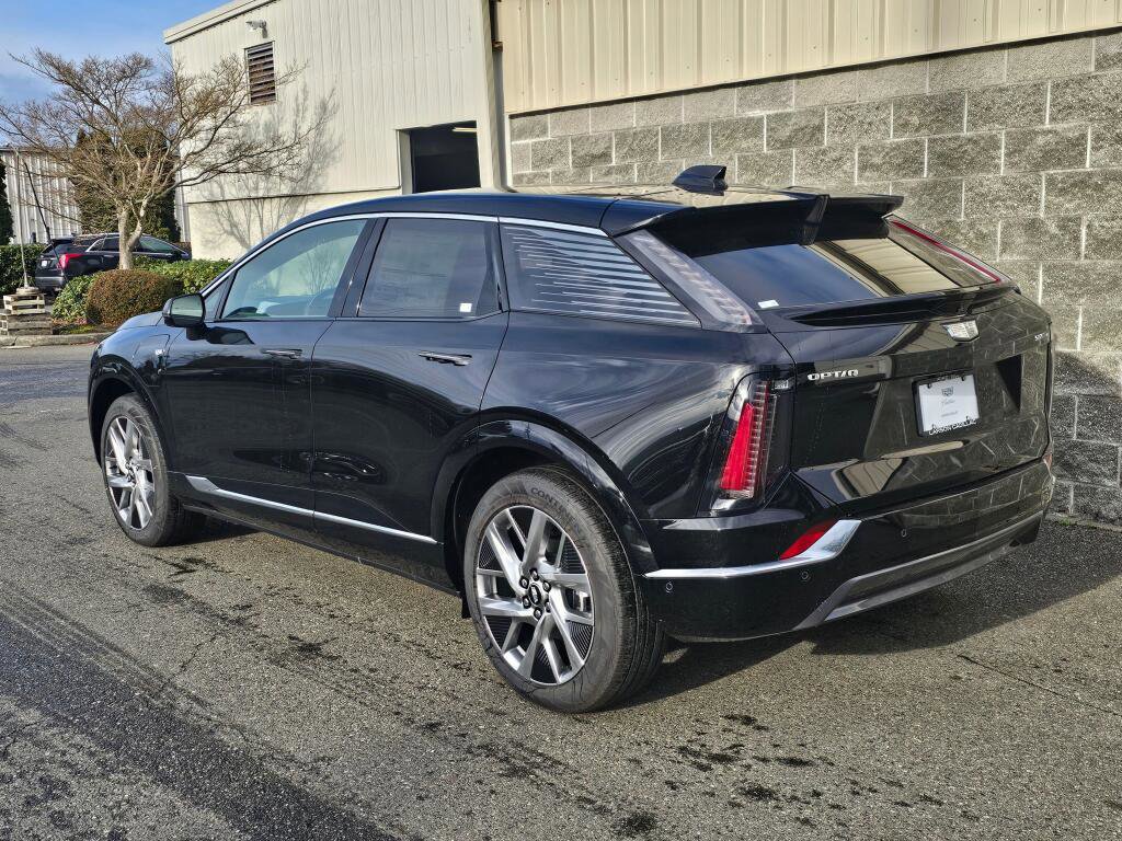 New 2026 Cadillac Optiq Luxury 2 image 5