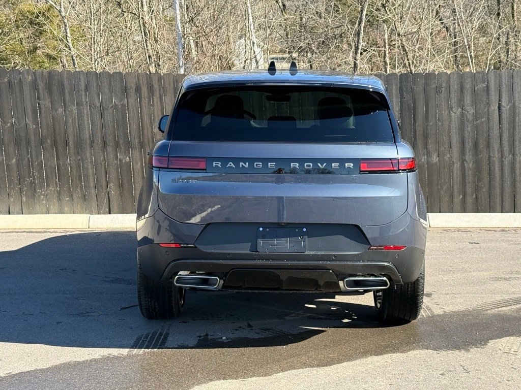 New 2026 Land Rover Range Rover Sport SE image 4