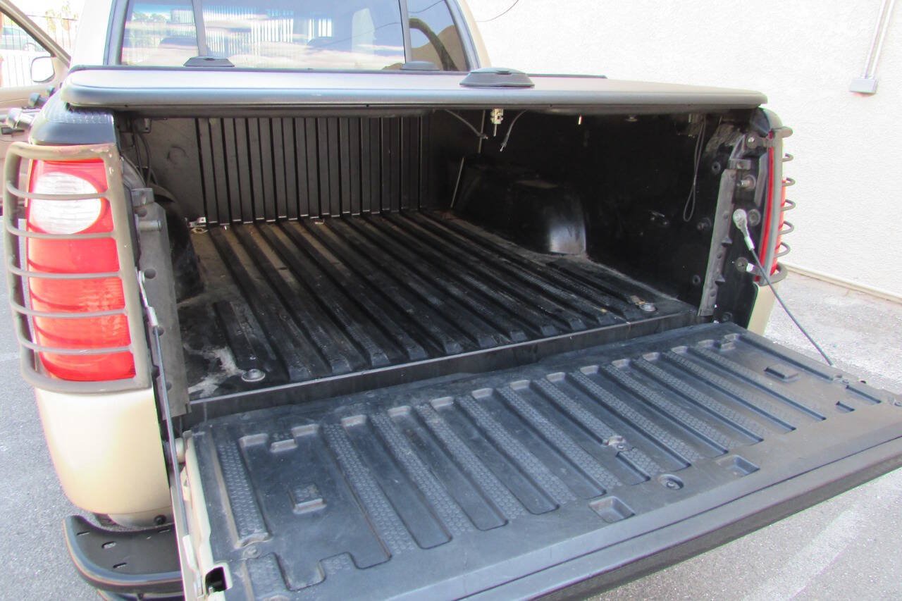Used 2001 Ford Explorer Sport Trac 2WD image 21