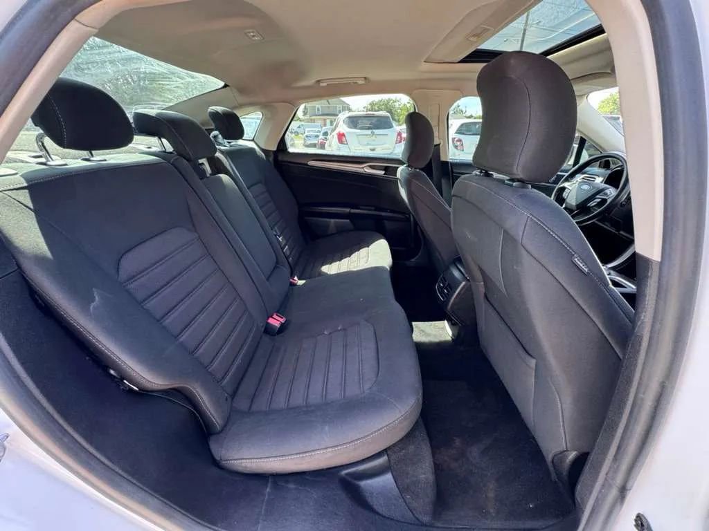 Used 2019 Ford Fusion SE AWD/4WD image 10