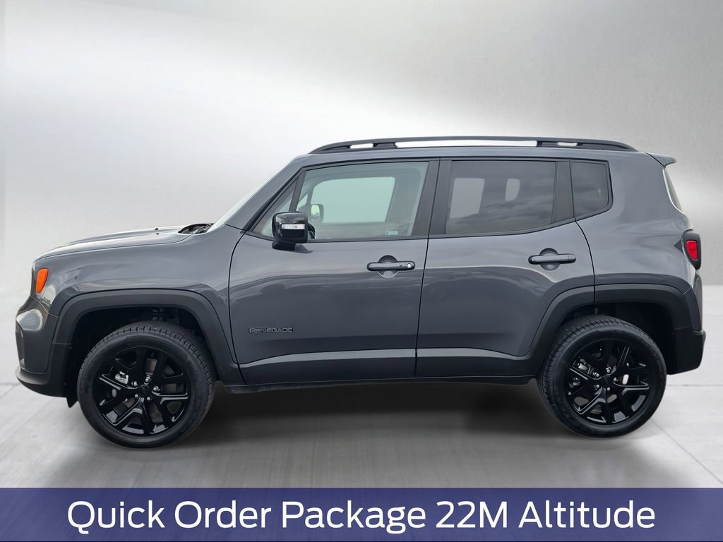 Used 2023 Jeep Renegade Altitude w/ Sun/Sound Group AWD/4WD image 3