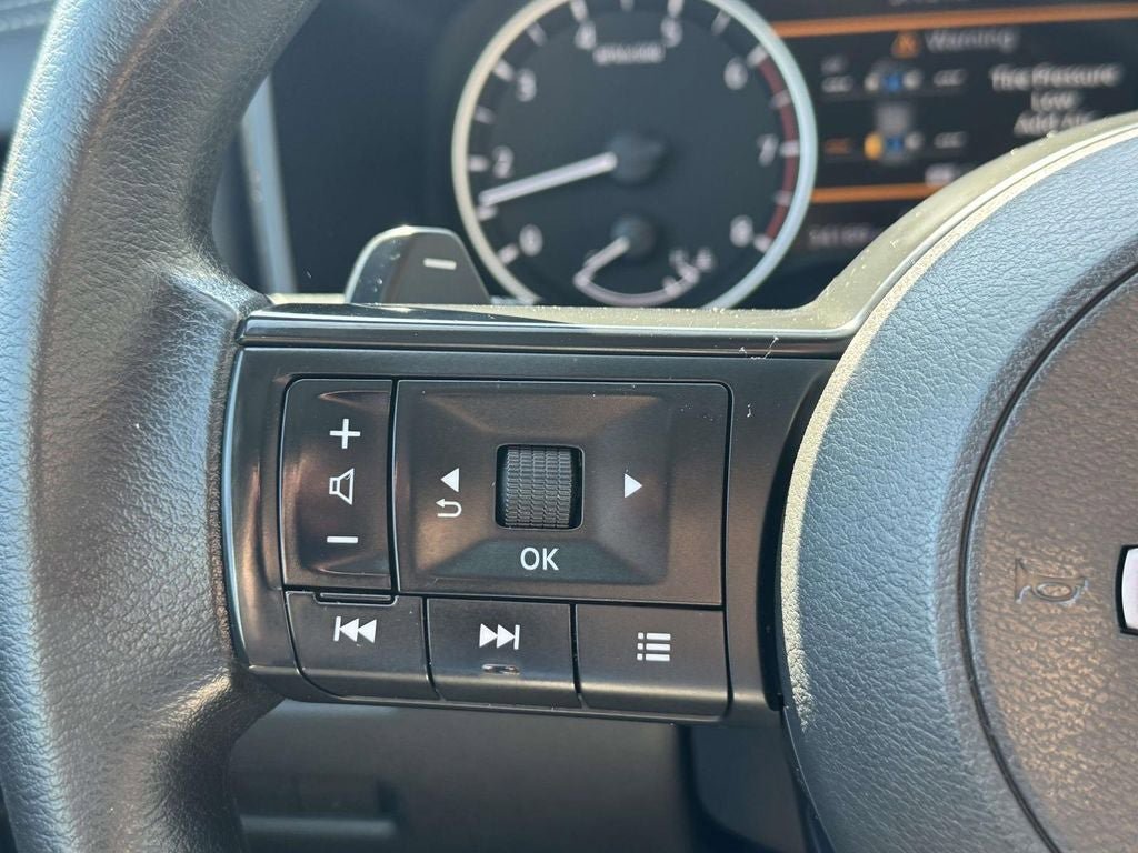 Used 2023 Nissan Rogue S AWD/4WD image 24
