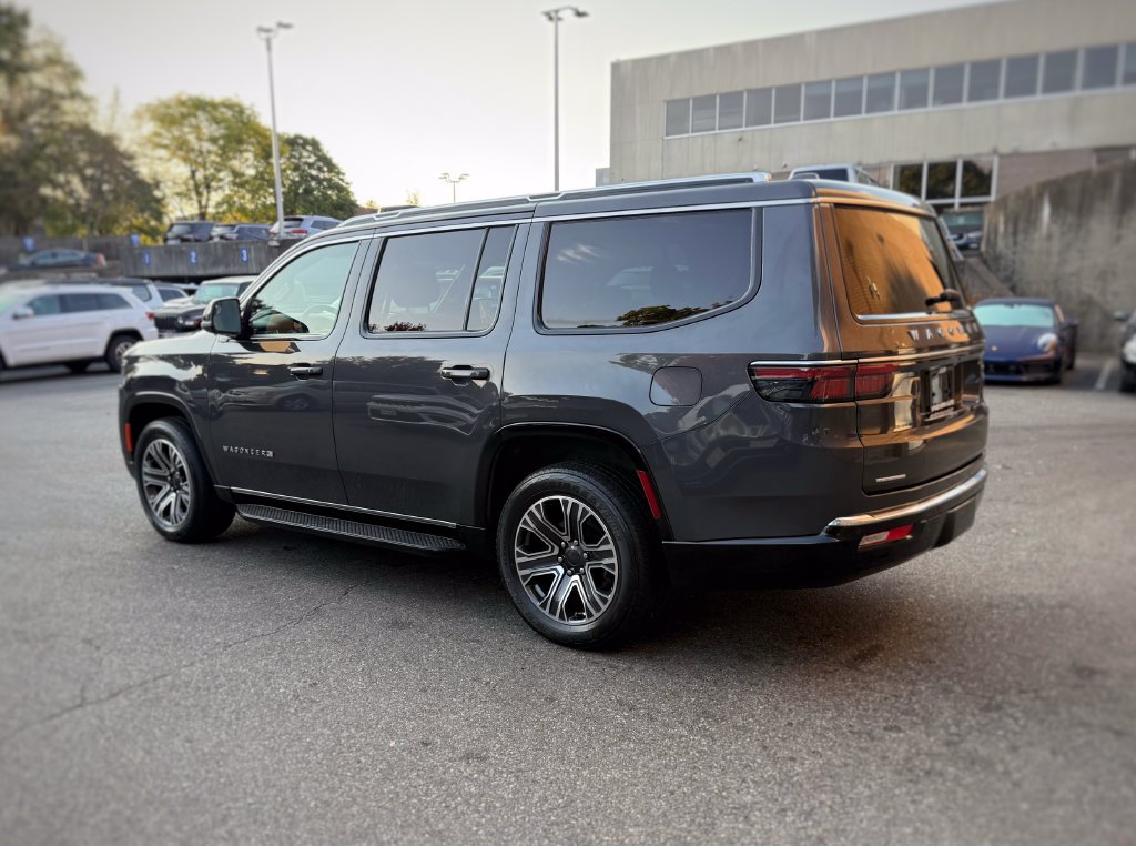 Used 2023 Jeep Wagoneer 4WD w/ Premium Group I image 12
