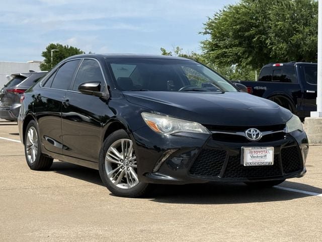 Used 2015 Toyota Camry SE FWD image 2