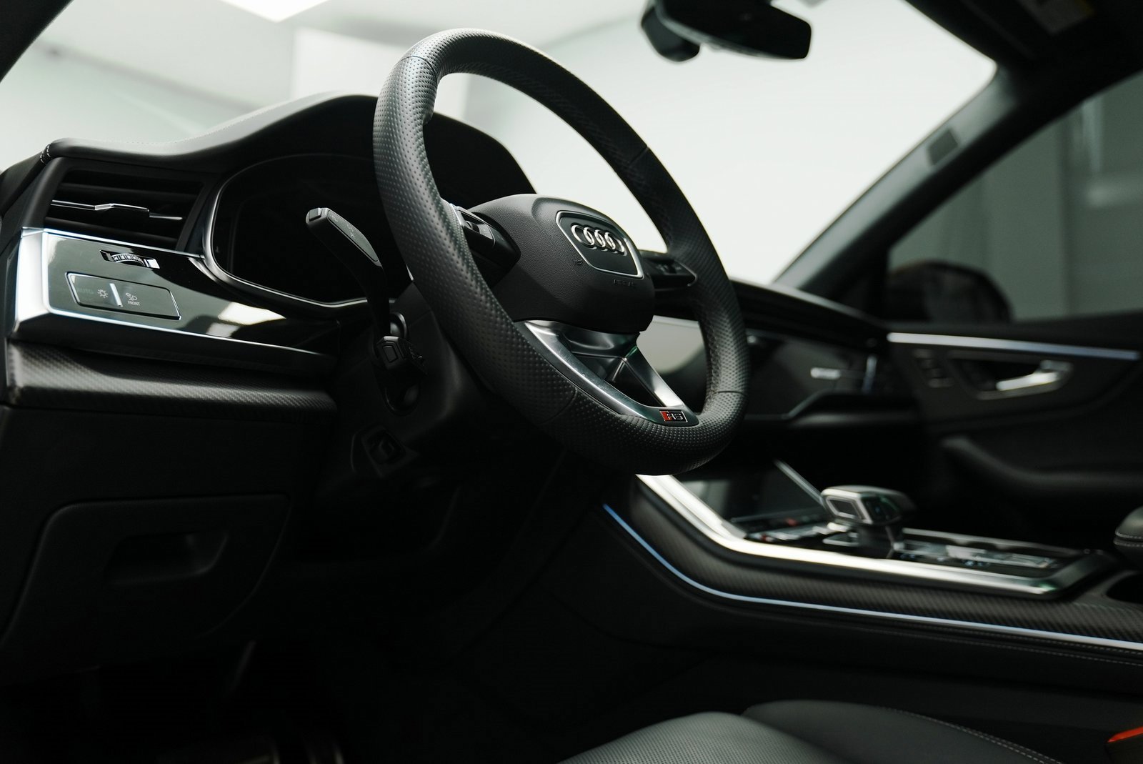 Used 2025 Audi RS Q8 performance image 20