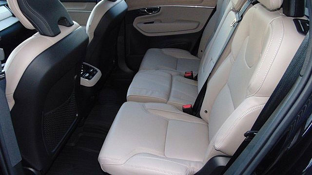 New 2026 Volvo XC90 B6 Ultra w/ Protection Package image 14