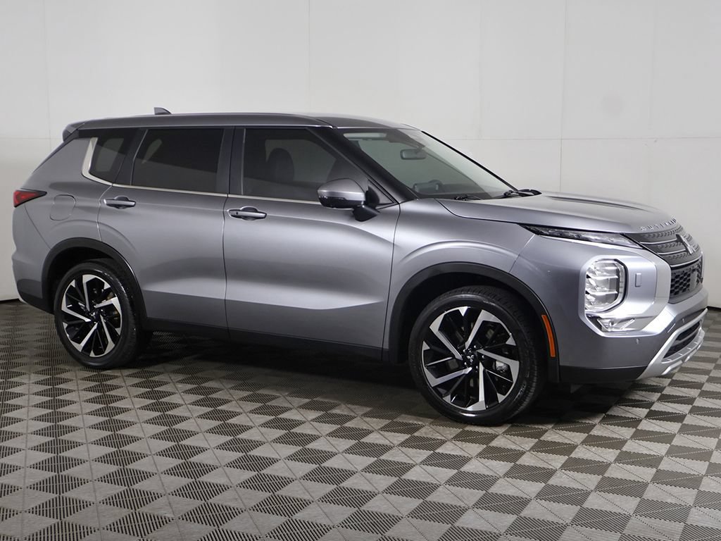 Used 2024 Mitsubishi Outlander SE AWD/4WD image 15