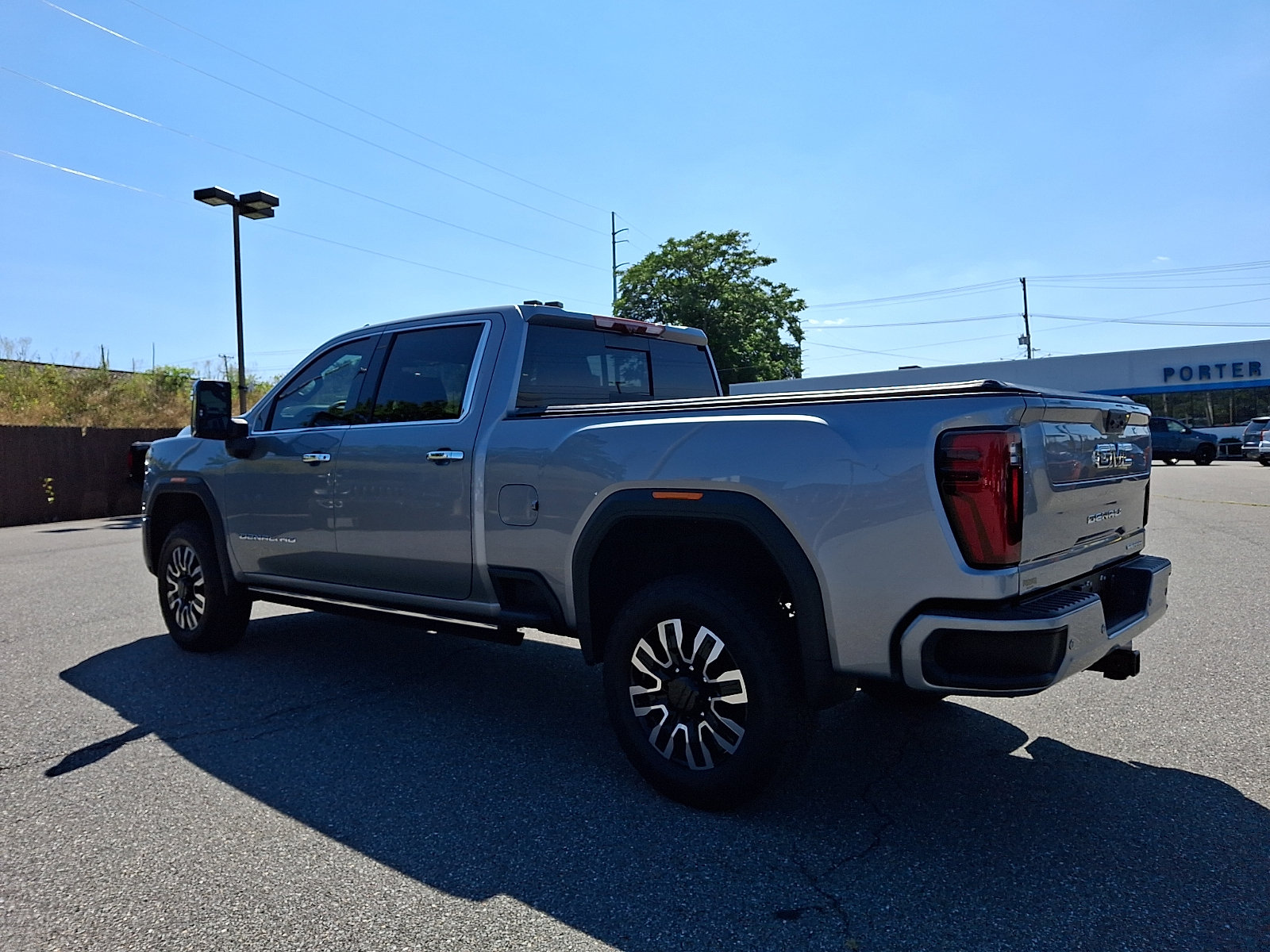Certified 2025 GMC Sierra 2500 Denali Ultimate AWD/4WD image 4