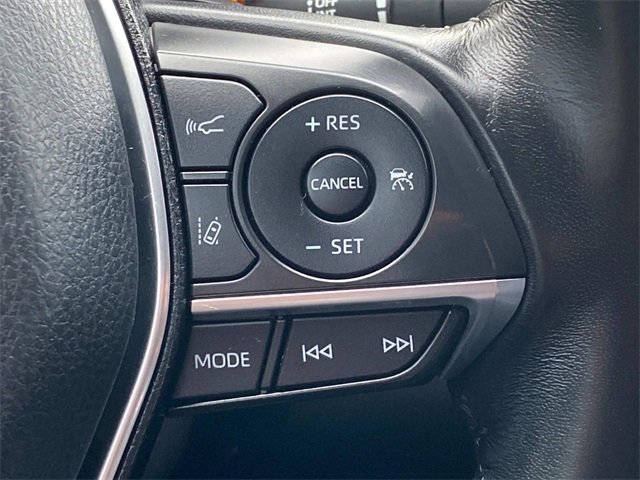 Used 2020 Toyota Camry XSE image 19