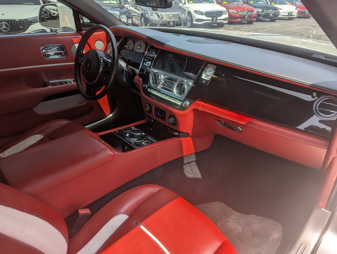 Used 2018 Rolls-Royce Dawn image 45