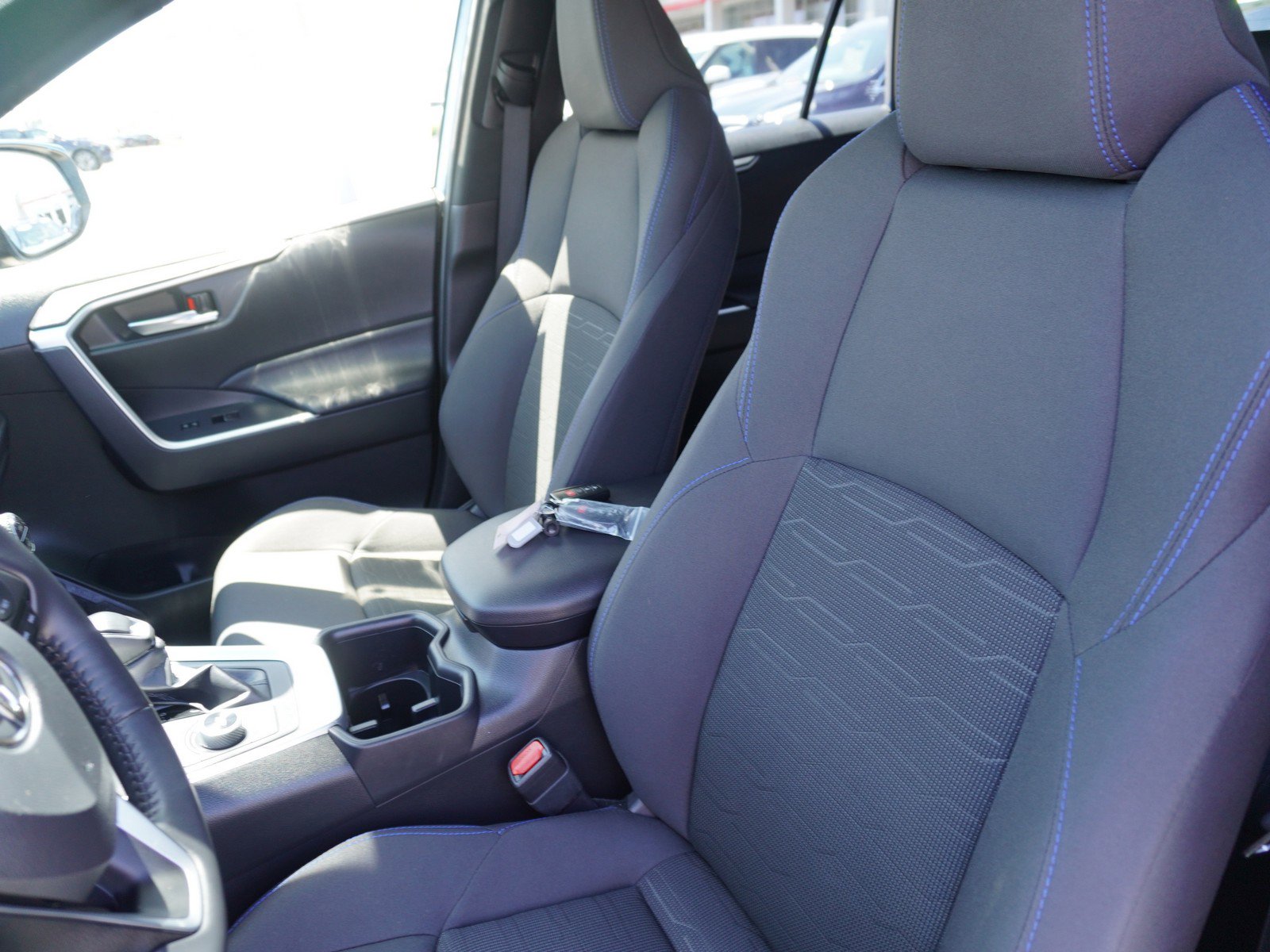 Used 2023 Toyota RAV4 SE w/ Convenience Package AWD/4WD image 23