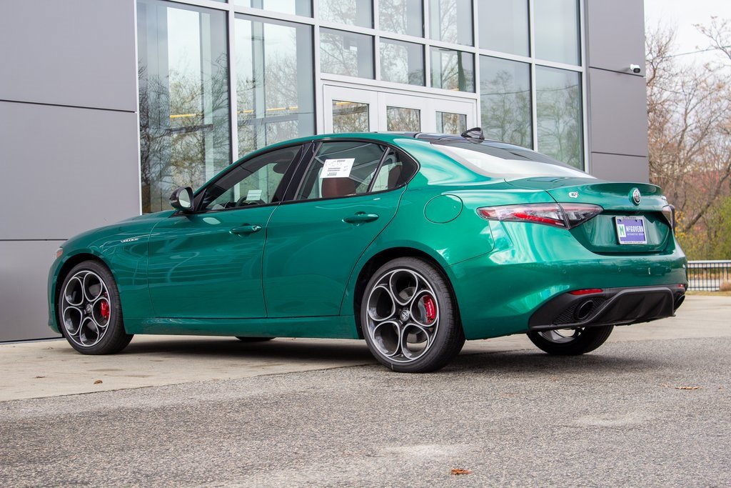 New 2025 Alfa Romeo Giulia AWD image 8