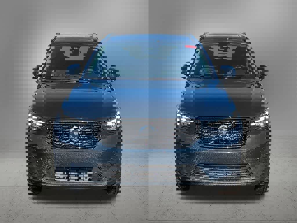 New 2026 Volvo XC40 B5 Core w/ Protection Package Premier image 9