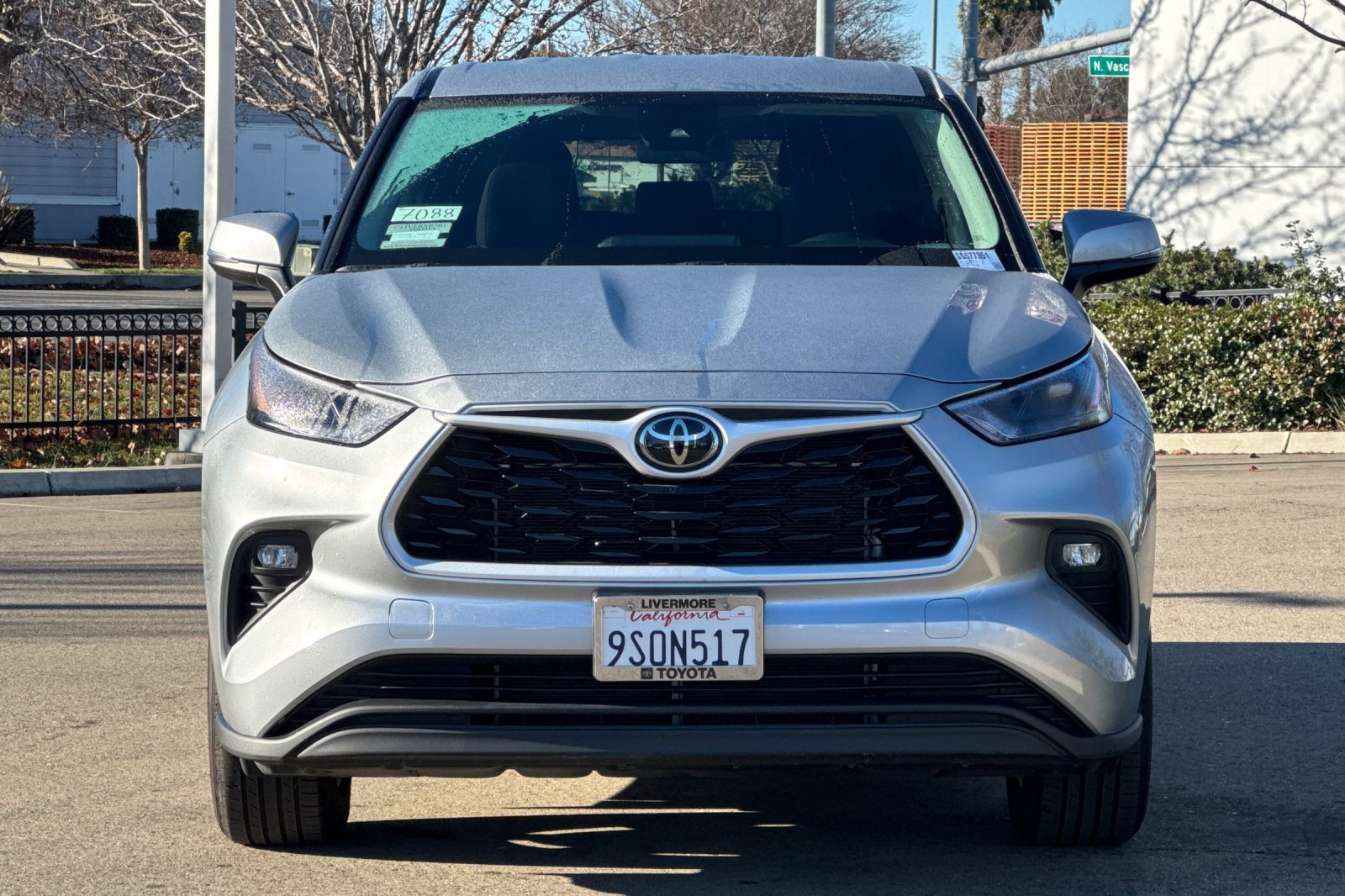 Used 2025 Toyota Highlander LE image 9