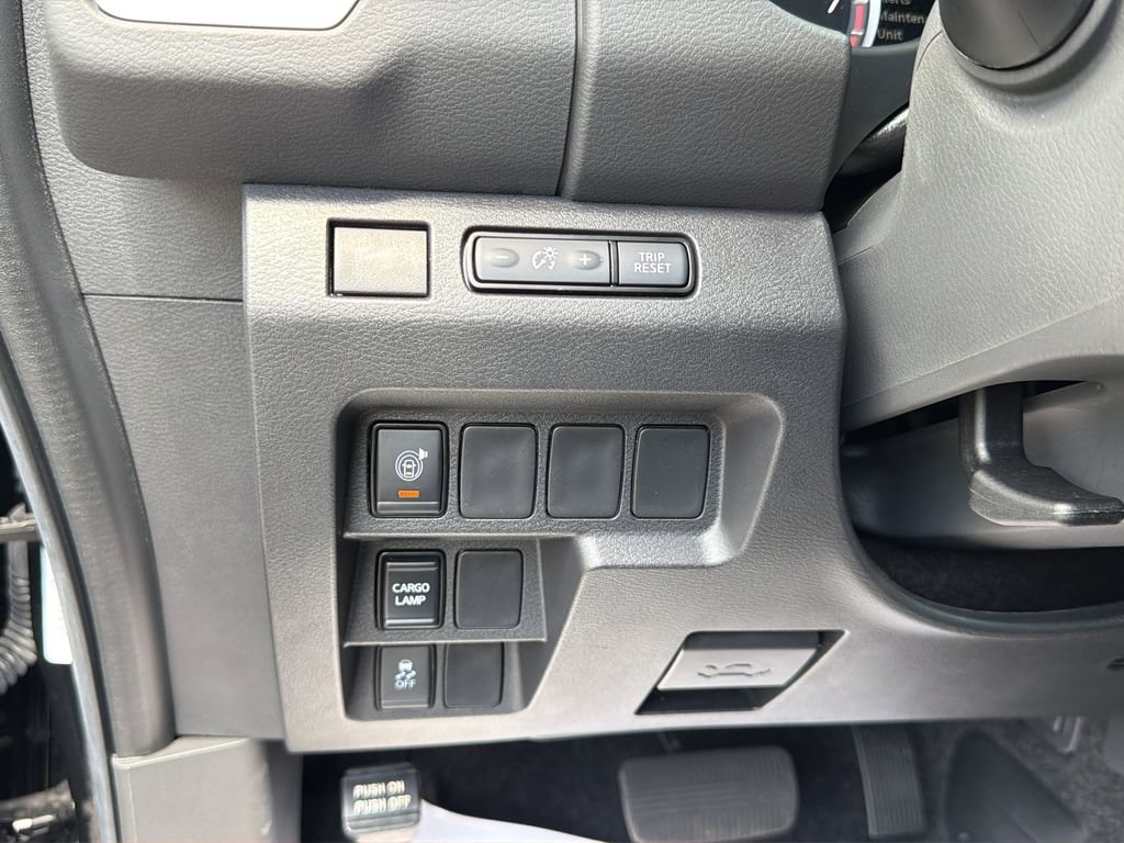 Certified 2025 Nissan Frontier SV RWD image 33