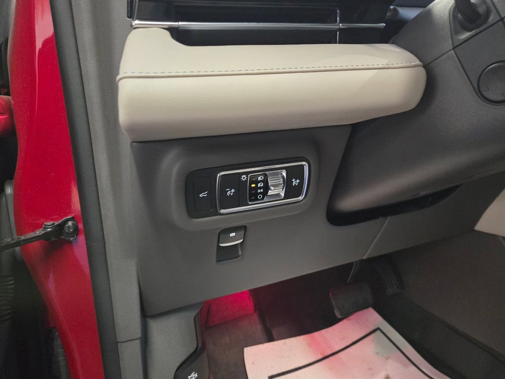 Used 2024 Lincoln Nautilus Premier w/ Equipment Group 102A image 13