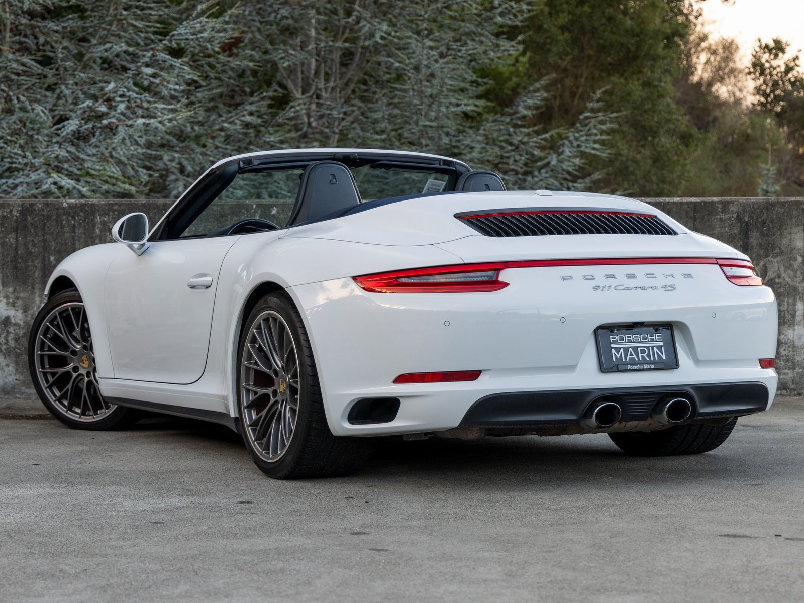 Used 2017 Porsche 911 Carrera 4S image 3